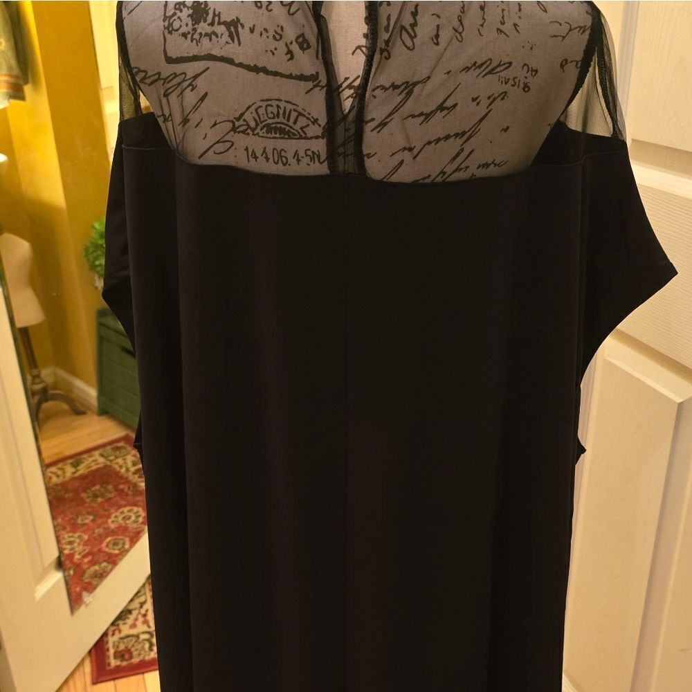 BLACK TUNIC TOP WITH BATWING SLEEVES AND SHEER TOP - Picture 10 of 14